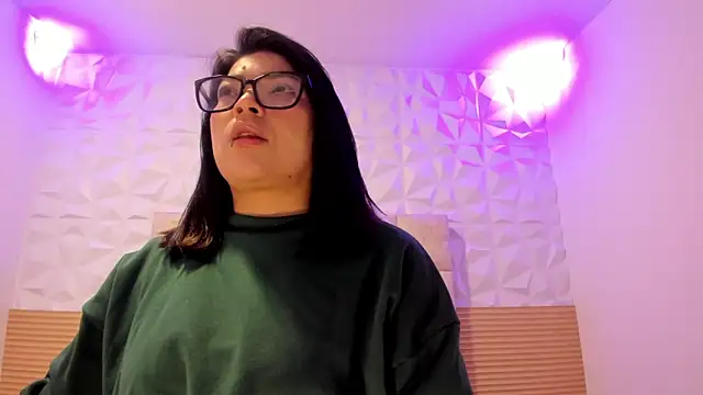 PauletteJ online show from April 6, 11:44 am