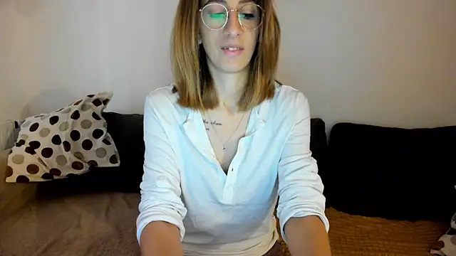 DesireMore90 online show from December 5, 8:00 am