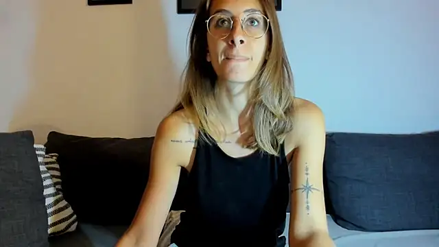 DesireMore90 online show from September 10, 9:15 pm