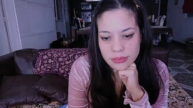 Snapshot of ginakatana chatting on July 1, 3:19 am ginakatana online show from July 1, 3:19 am