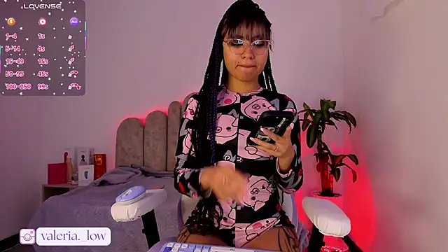 Snapshot of nahia_low chatting on October 4, 1:36 am nahia low online show from October 4, 1:36 am