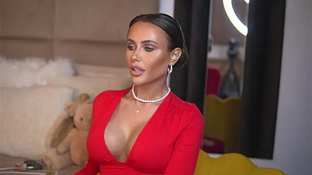 AnaisBellas online show from December 19, 6:45 pm