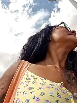 Snapshot of Allana_Squirt chatting on September 21, 10:50 am Allana Squirt online show from September 21, 10:50 am