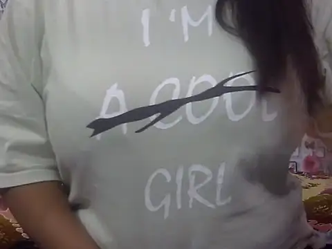 Snapshot of Lusty_Wife1 chatting on April 19, 8:00 pm Lusty Wife1 online show from April 19, 8:00 pm