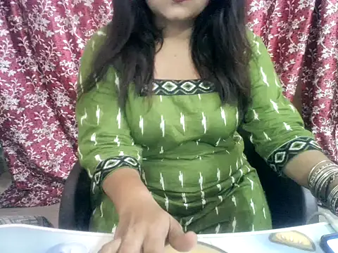 Snapshot of Lusty_Wife1 chatting on June 7, 10:52 am Lusty Wife1 online show from June 7, 10:52 am
