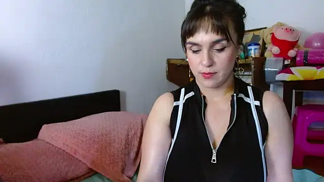 collette beaufoy  online show from May 15, 7:04 am
