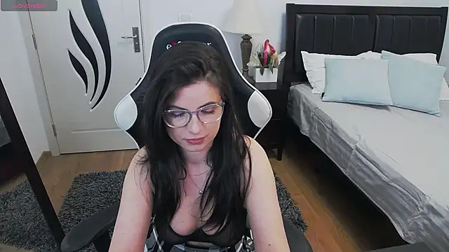 Snapshot of AmyPure_ chatting on April 21, 4:30 am AmyPure online show from April 21, 4:30 am