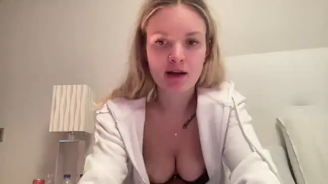 Snapshot of mariemelissah chatting on December 22, 10:28 am mariemelissah online show from December 22, 10:28 am