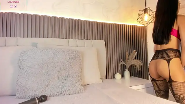 SHANONCLARK online show from November 16, 6:13 pm