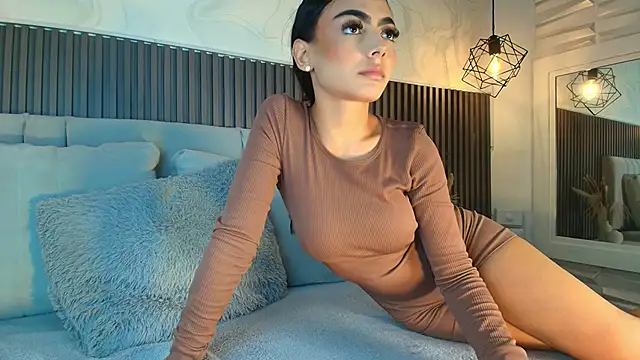 SHANONCLARK online show from January 14, 7:08 pm