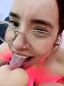 valentina swallow online show from December 11, 3:45 am