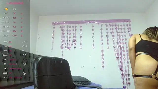 Snapshot of Lady__Pink chatting on January 24, 9:15 pm Lady Pink online show from January 24, 9:15 pm