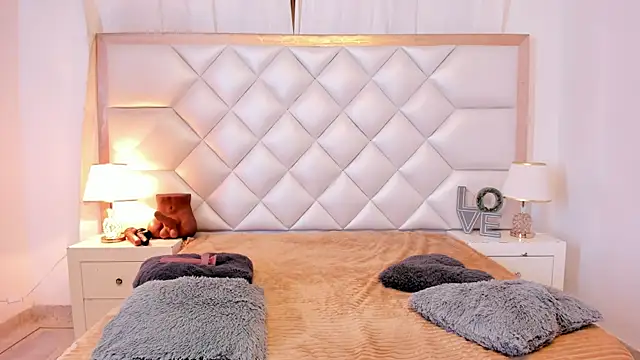 brittany069 online show from April 14, 8:26 pm