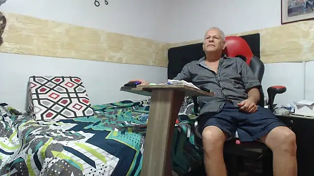 VALENTINO1983  online show from November 15, 10:04 pm