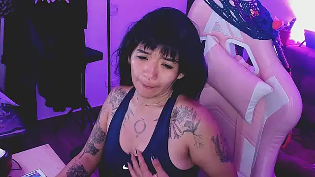 Snapshot of annie_walker6 chatting on March 6, 3:24 am annie walker6 online show from March 6, 3:24 am