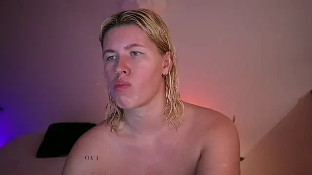 moonamii online show from January 26, 4:09 pm