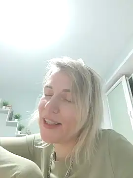 Snapshot of Linda_Gregory chatting on February 9, 3:53 am Linda Gregory online show from February 9, 3:53 am