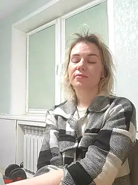 Snapshot of Linda_Gregory chatting on February 24, 12:41 am Linda Gregory online show from February 24, 12:41 am