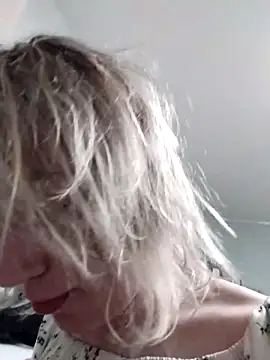 Snapshot of Linda_Gregory chatting on October 6, 10:18 pm Linda Gregory online show from October 6, 10:18 pm