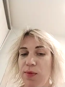 Snapshot of Linda_Gregory chatting on October 13, 2:00 am Linda Gregory online show from October 13, 2:00 am