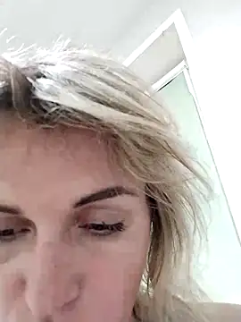 Snapshot of Linda_Gregory chatting on October 23, 8:18 pm Linda Gregory online show from October 23, 8:18 pm