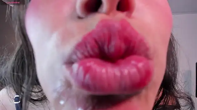 Snapshot of miss_canndy chatting on December 15, 12:07 am miss canndy online show from December 15, 12:07 am