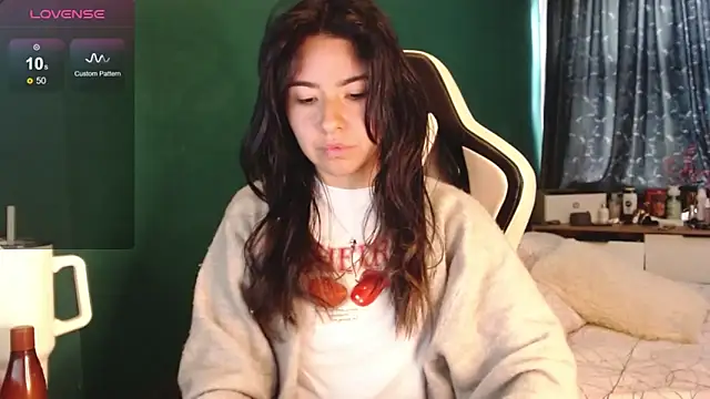 alice middlee online show from May 26, 3:52 pm