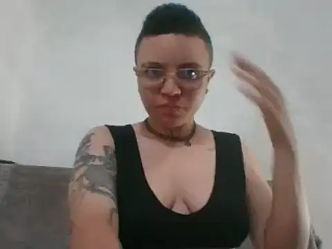 Snapshot of EdenJupiter chatting on March 17, 10:17 pm EdenJupiter online show from March 17, 10:17 pm