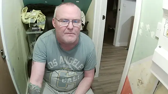 FriendlyDave online show from February 8, 6:01 pm