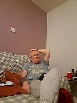 FriendlyDave online show from February 9, 11:15 pm