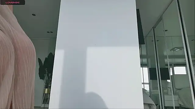 Snapshot of wowEva chatting on March 16, 9:16 am wowEva online show from March 16, 9:16 am