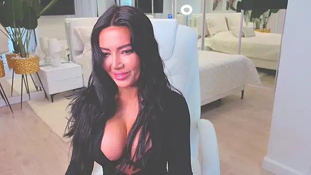 Snapshot of wowEva chatting on November 7, 8:58 am wowEva online show from November 7, 8:58 am