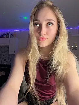 Snapshot of Good__Girl_ chatting on February 16, 3:52 pm Good Girl online show from February 16, 3:52 pm