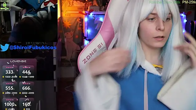 Snapshot of ShiroiFubuki chatting on December 2, 7:49 pm ShiroiFubuki online show from December 2, 7:49 pm