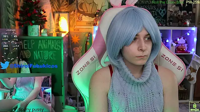 Snapshot of ShiroiFubuki chatting on December 15, 11:34 am ShiroiFubuki online show from December 15, 11:34 am