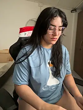 Lia flowers online show from November 23, 8:30 pm