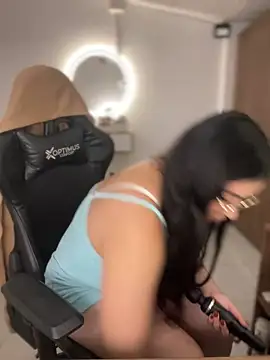 Lia flowers online show from March 12, 10:05 pm