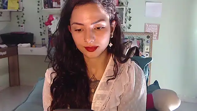 Snapshot of BeellyDance chatting on April 22, 4:41 pm BeellyDance online show from April 22, 4:41 pm