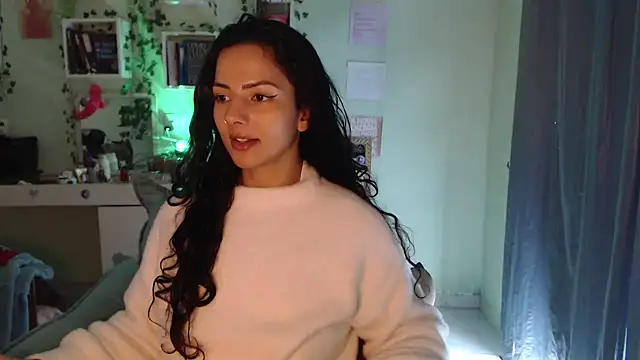 Snapshot of BeellyDance chatting on May 15, 4:03 pm BeellyDance online show from May 15, 4:03 pm