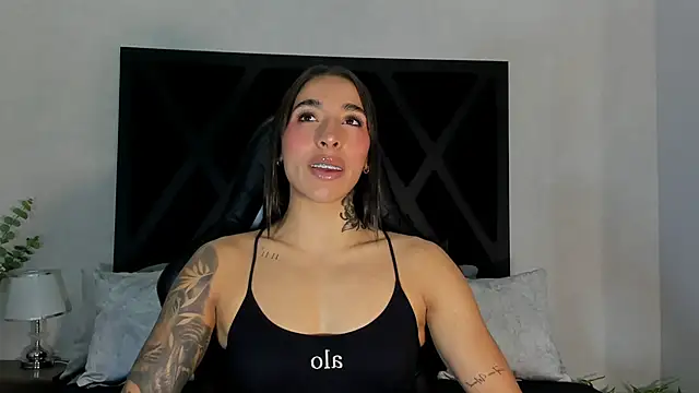 KAYLA BATISTA online show from June 14, 3:36 pm