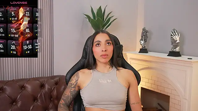 Snapshot of KAYLA_BATISTA chatting on June 27, 11:15 am KAYLA BATISTA online show from June 27, 11:15 am