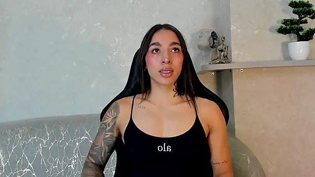 Snapshot of KAYLA_BATISTA chatting on July 19, 3:05 pm KAYLA BATISTA online show from July 19, 3:05 pm