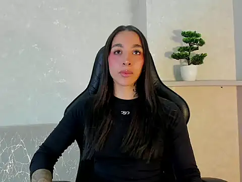 Snapshot of KAYLA_BATISTA chatting on August 2, 12:09 am KAYLA BATISTA online show from August 2, 12:09 am
