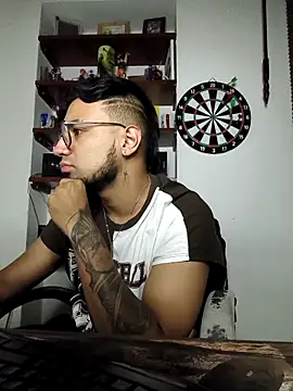 Snapshot of Andrew_slick chatting on November 17, 4:51 am Andrew slick online show from November 17, 4:51 am