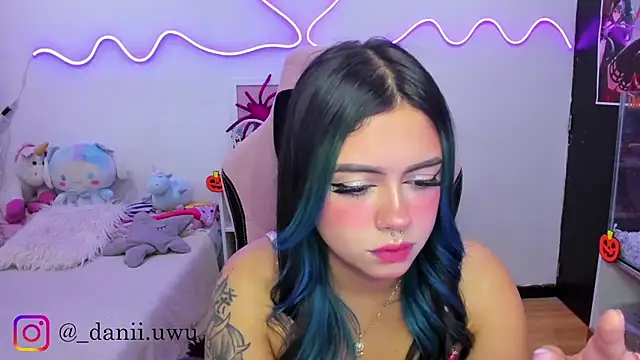 CuteDani  online show from October 11, 9:52 am