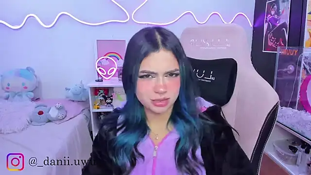 CuteDani  online show from November 11, 10:04 am