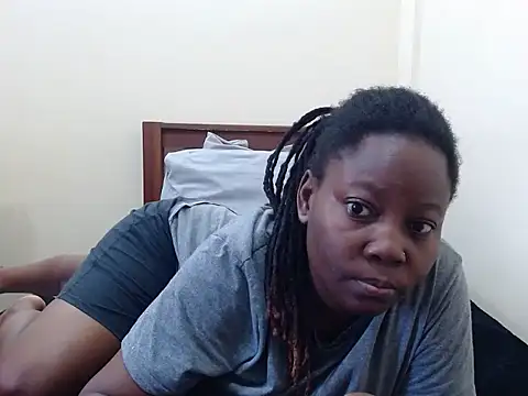 Snapshot of traper_1 chatting on April 25, 4:59 am traper 1 online show from April 25, 4:59 am