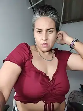 Snapshot of Yessi_rousse chatting on June 22, 10:29 pm Yessi rousse online show from June 22, 10:29 pm