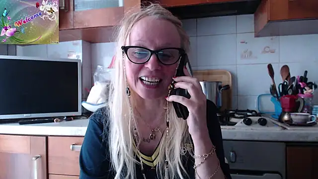 martachatte online show from September 22, 7:10 am