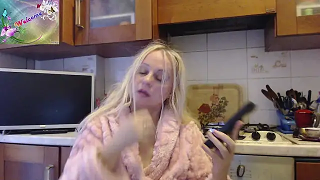 martachatte online show from November 28, 6:38 am